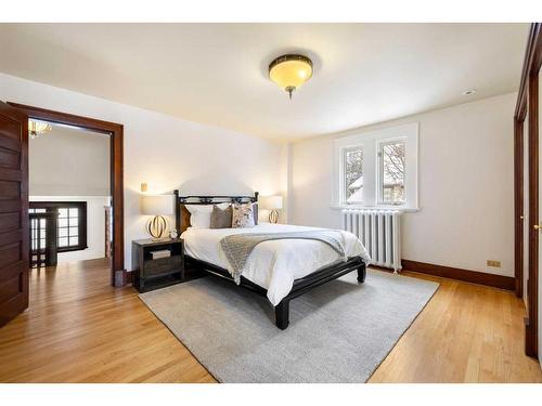 3617 5 Street Sw, Calgary, AB - Indoor Photo Showing Bedroom