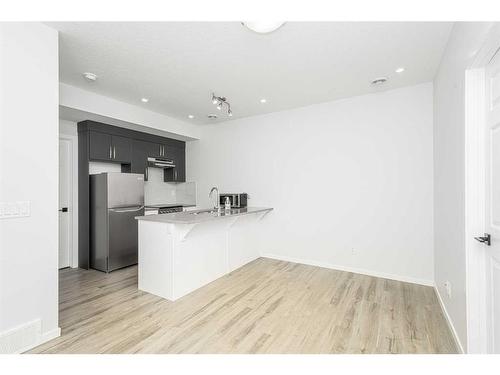 25 Cityline Gate Ne, Calgary, AB - Indoor Photo Showing Kitchen With Upgraded Kitchen