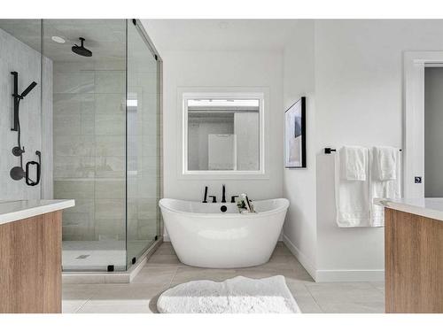 2537 4 Avenue Nw, Calgary, AB - Indoor Photo Showing Bathroom