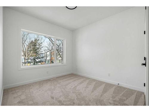 2537 4 Avenue Nw, Calgary, AB - Indoor Photo Showing Other Room