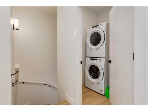 2925 12 Avenue Sw, Calgary, AB - Indoor Photo Showing Laundry Room