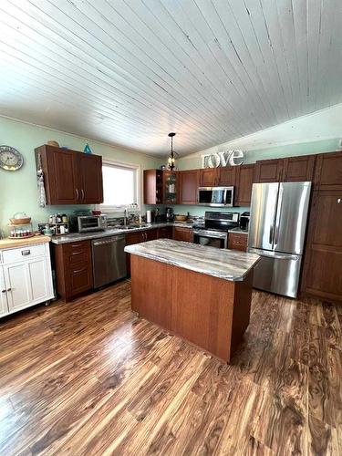 323 Mons Lake Drive, Rural Smoky Lake County, AB - Indoor Photo Showing Kitchen