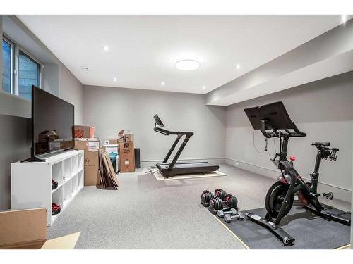430 11 Street Nw, Calgary, AB - Indoor Photo Showing Gym Room