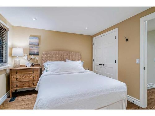 12240 Lake Louise Way Se, Calgary, AB - Indoor Photo Showing Bedroom