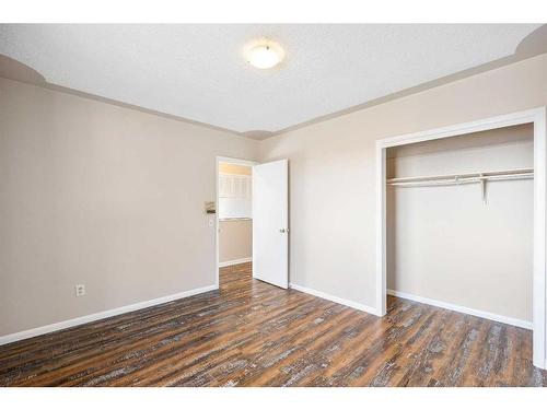 9110 34 Avenue Se, Calgary, AB - Indoor Photo Showing Other Room