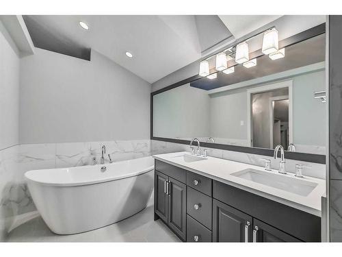 199 Crawford Drive, Cochrane, AB - Indoor Photo Showing Bathroom