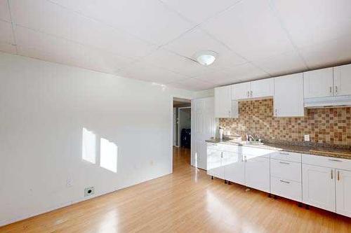 221 49 Avenue West, Claresholm, AB - Indoor Photo Showing Kitchen