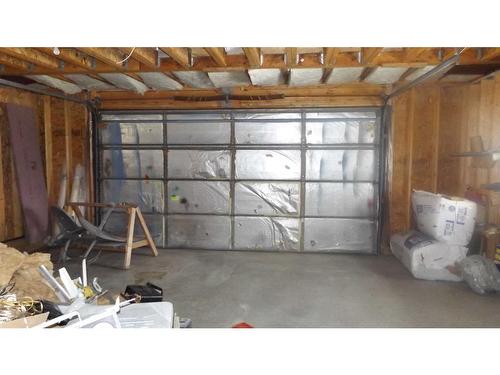1 Main Street, Rural Wheatland County, AB - Indoor Photo Showing Garage