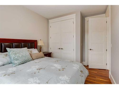 2216B 3 Avenue Nw, Calgary, AB - Indoor Photo Showing Bedroom