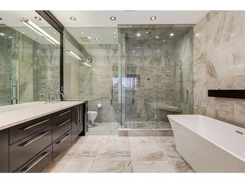 2216B 3 Avenue Nw, Calgary, AB - Indoor Photo Showing Bathroom