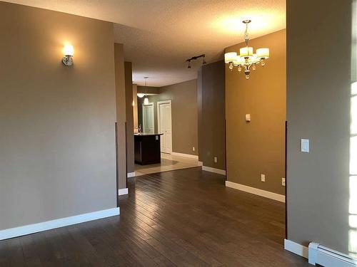 103-108 25 Avenue Sw, Calgary, AB - Indoor Photo Showing Other Room
