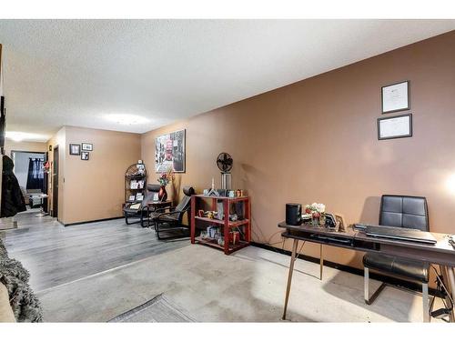 221 Theodore Place Nw, Calgary, AB - Indoor