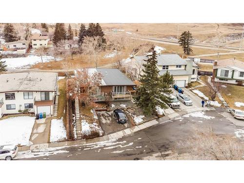 221 Theodore Place Nw, Calgary, AB - Outdoor