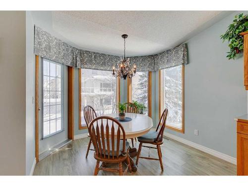 99 Hampshire Close Nw, Calgary, AB - Indoor Photo Showing Dining Room