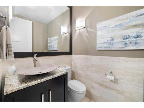7 Wexford Crescent Sw, Calgary, AB - Indoor Photo Showing Bathroom