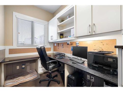 7 Wexford Crescent Sw, Calgary, AB - Indoor Photo Showing Office