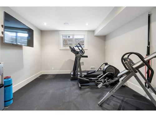 7 Wexford Crescent Sw, Calgary, AB - Indoor Photo Showing Gym Room