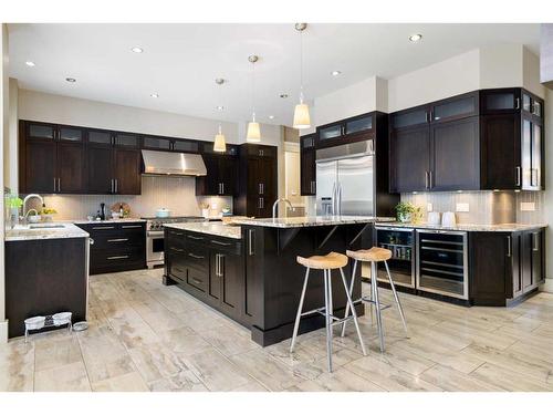 7 Wexford Crescent Sw, Calgary, AB - Indoor Photo Showing Kitchen With Upgraded Kitchen