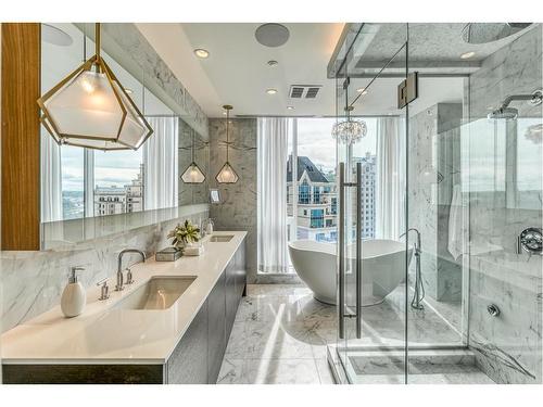 1307-738 1 Avenue Sw, Calgary, AB - Indoor Photo Showing Bathroom