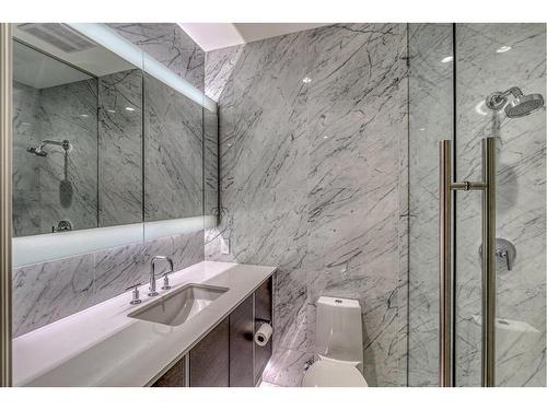 1307-738 1 Avenue Sw, Calgary, AB - Indoor Photo Showing Bathroom