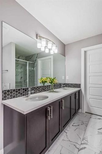 196 Dawson Harbour Heights, Chestermere, AB - Indoor Photo Showing Bathroom