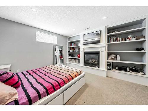 375 Wentworth Place Sw, Calgary, AB - Indoor Photo Showing Bedroom