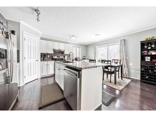 375 Wentworth Place Sw, Calgary, AB - Indoor Photo Showing Kitchen