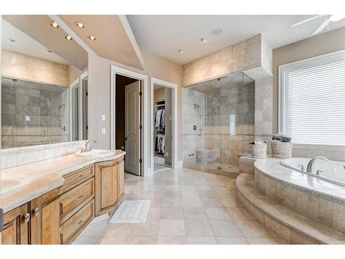10 Slopeview Drive Sw, Calgary, AB - Indoor Photo Showing Bathroom