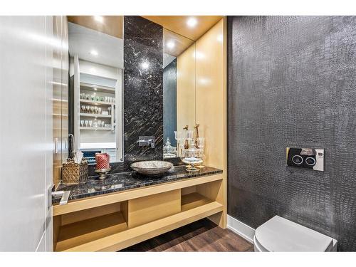 47 Aspen Ridge Court Sw, Calgary, AB - Indoor Photo Showing Bathroom