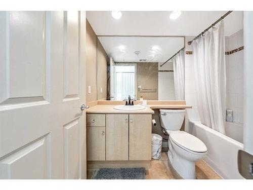 1007-650 10 Street Sw, Calgary, AB - Indoor Photo Showing Bathroom