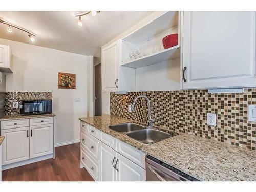 1638 15 Avenue Sw, Calgary, AB - Indoor Photo Showing Kitchen With Double Sink