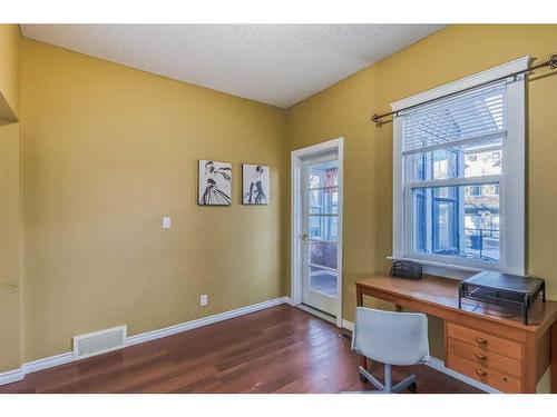 1638 15 Avenue Sw, Calgary, AB - Indoor Photo Showing Office