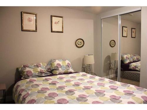 1638 15 Avenue Sw, Calgary, AB - Indoor Photo Showing Bedroom