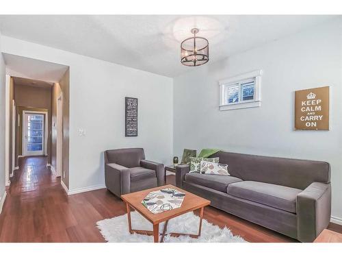 1638 15 Avenue Sw, Calgary, AB - Indoor Photo Showing Living Room