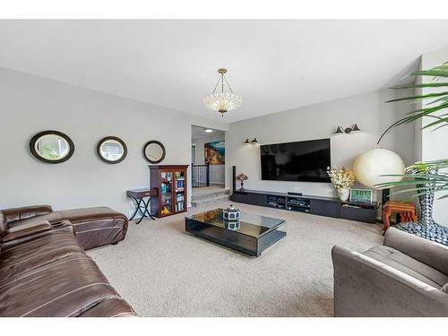 121 Masters Cape Se, Calgary, AB - Indoor Photo Showing Living Room