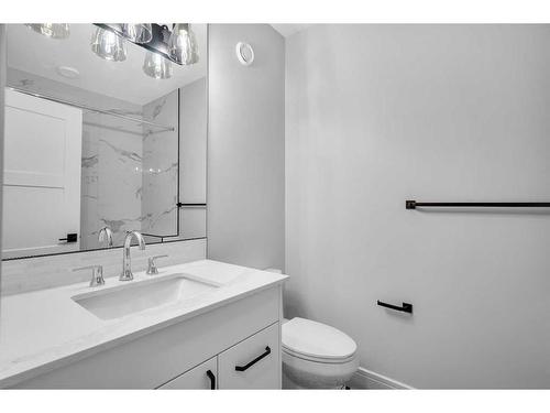 538 23 Avenue Sw, Calgary, AB - Indoor Photo Showing Bathroom