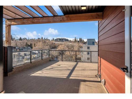 538 23 Avenue Sw, Calgary, AB - Outdoor With Exterior