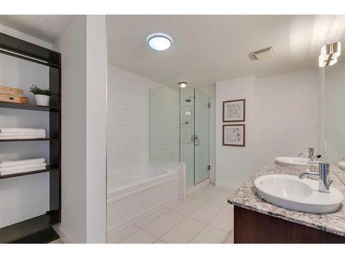 501-735 2 Avenue Sw, Calgary, AB - Indoor Photo Showing Bathroom