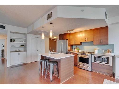 501-735 2 Avenue Sw, Calgary, AB - Indoor Photo Showing Kitchen