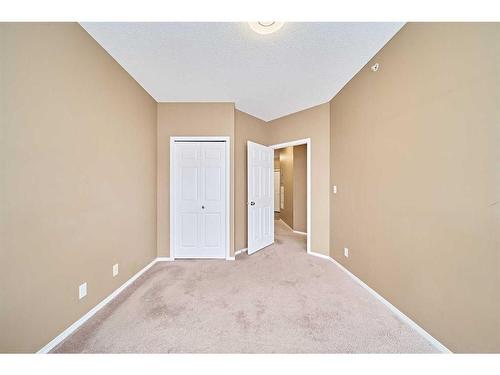 402-325 3 Street Se, Calgary, AB - Indoor Photo Showing Other Room