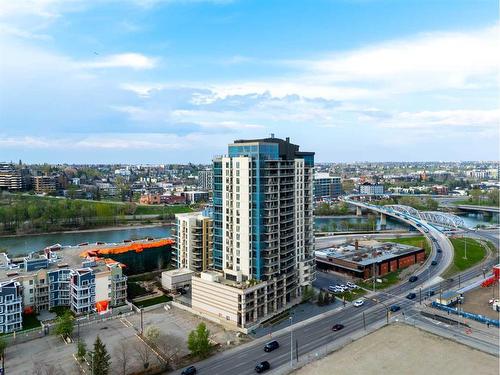 402-325 3 Street Se, Calgary, AB - Outdoor With View