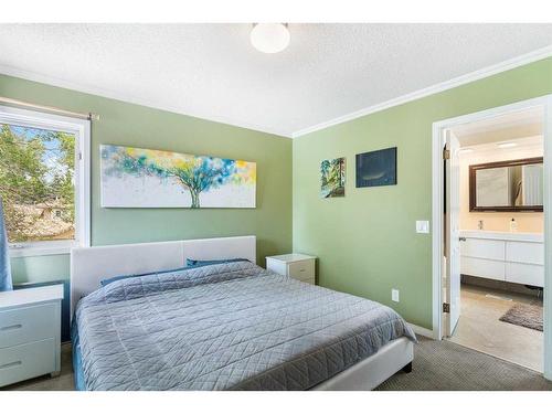 116 Sun Harbour Crescent Se, Calgary, AB - Indoor Photo Showing Bedroom