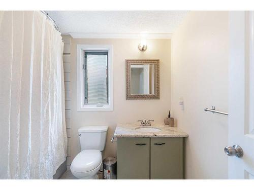 116 Sun Harbour Crescent Se, Calgary, AB - Indoor Photo Showing Bathroom