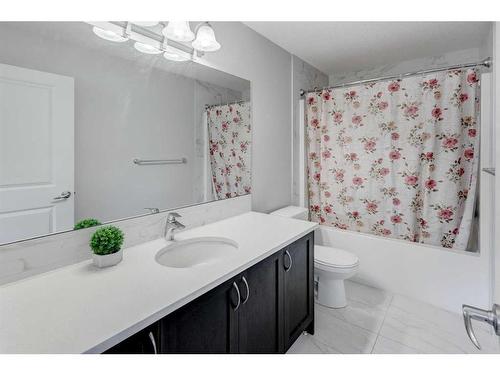 61 Nolanhurst Rise Nw, Calgary, AB - Indoor Photo Showing Bathroom