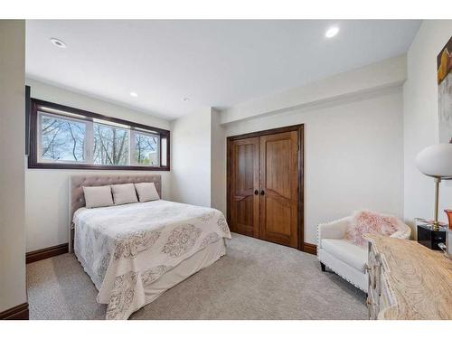 242036 96 Street East, Rural Foothills County, AB - Indoor Photo Showing Bedroom