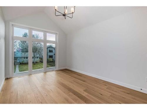 4916 22 Street Sw, Calgary, AB - Indoor Photo Showing Other Room