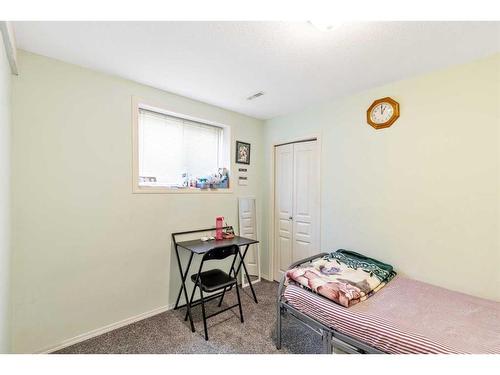 67 Taracove Crescent Ne, Calgary, AB - Indoor Photo Showing Bedroom