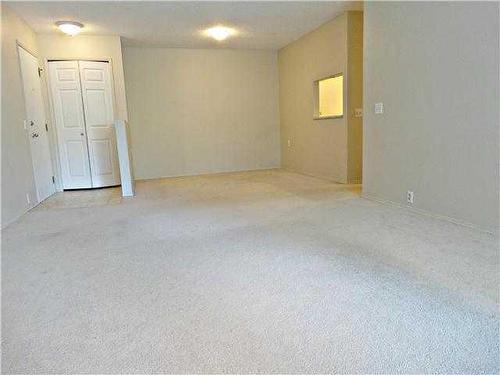 324-10120 Brookpark Boulevard Sw, Calgary, AB - Indoor Photo Showing Other Room