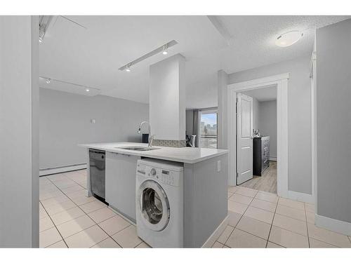 503-1022 16 Avenue Nw, Calgary, AB - Indoor Photo Showing Laundry Room