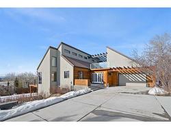 192 Slopeview Drive SW Calgary, AB T3H 4G5
